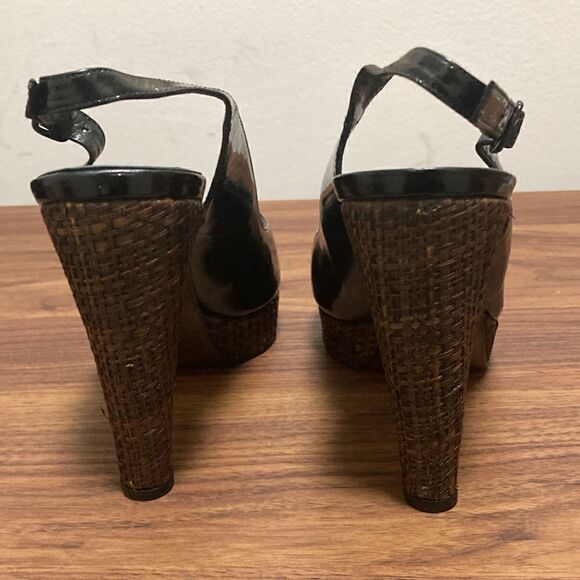 Stuart Weitzman Black Patent  Leather Sling Back Peep Toe Pumps. Size 8.5. - Picture 4 of 9